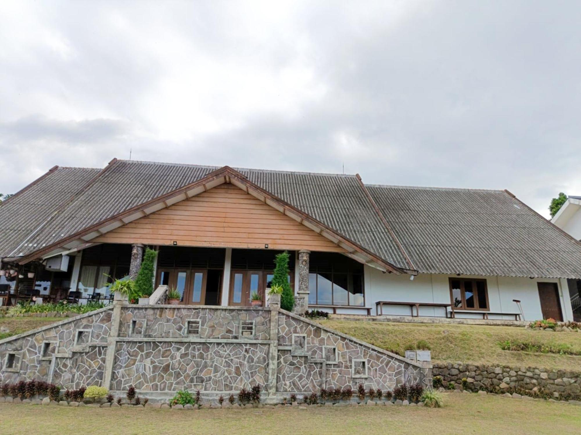 Pandurata Hotel & Bungalow Pasuruan Exterior foto