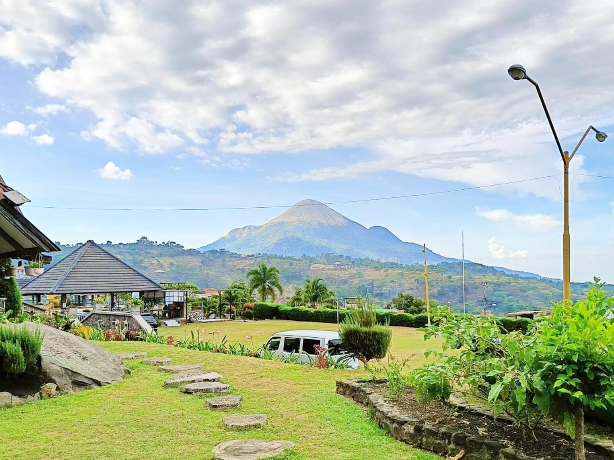 Pandurata Hotel & Bungalow Pasuruan Exterior foto